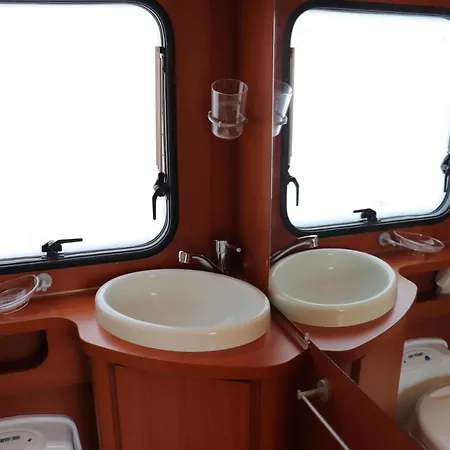 Campsite Rent Camper Motorhome, Alquiler Autocaravana